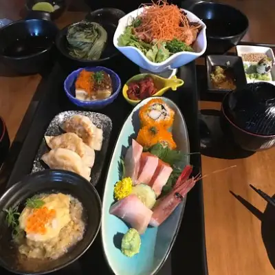 Uroko Yakitori Sushi - Nova Saujana