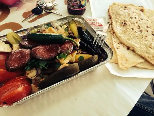 Akhisar Horoz Donercisi Tamer Usta'nin yemek ve ambiyans fotoğrafları 2