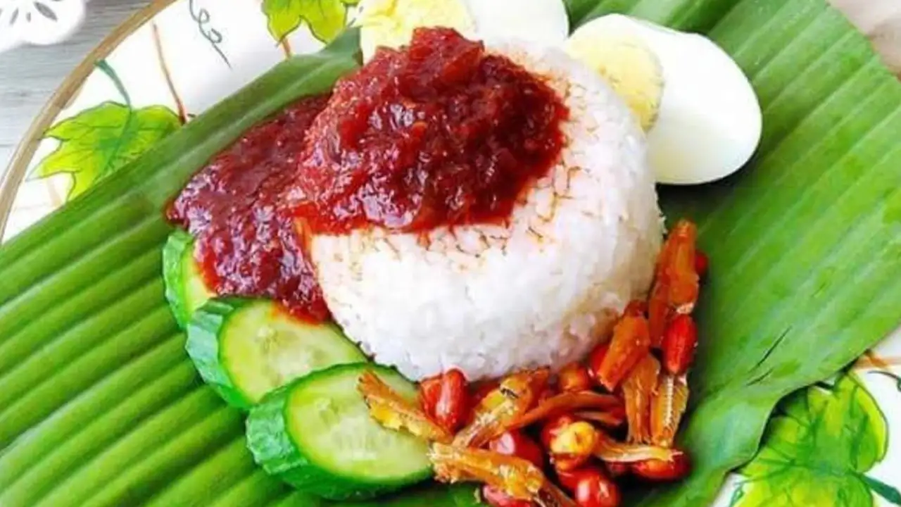 NASI LEMAK KUKUS PERIUK KAYU MAKTOK