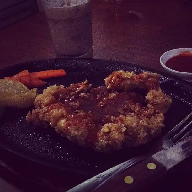 Gambar Makanan Raden's Crispy Steak & Spicy Chicken 15