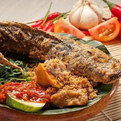 Gambar Makanan Pecel Lele Dan Ayam Ning Sauqi, Cipinang Besar Selatan  2