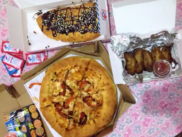 Gambar Makanan Domino's Pizza 10