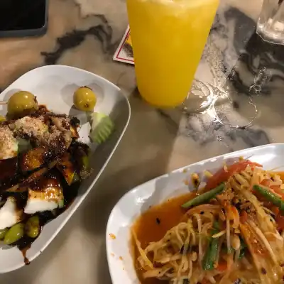 Dinie Kopitiam