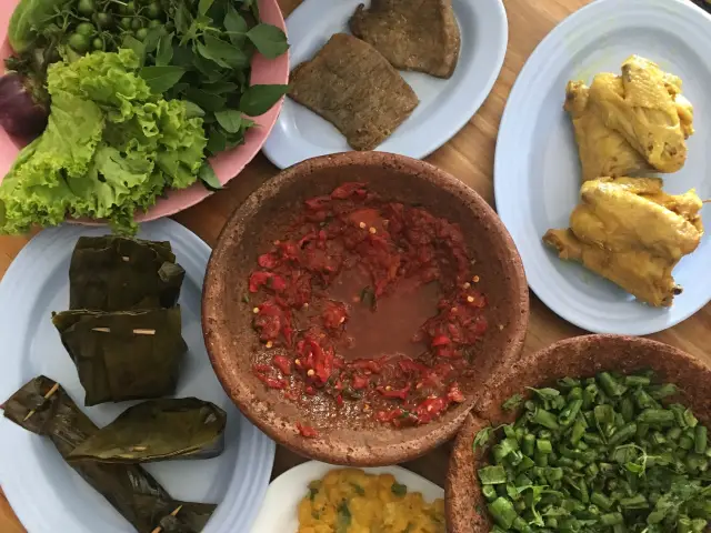 Gambar Makanan RM Ibu Haji Cijantung 5