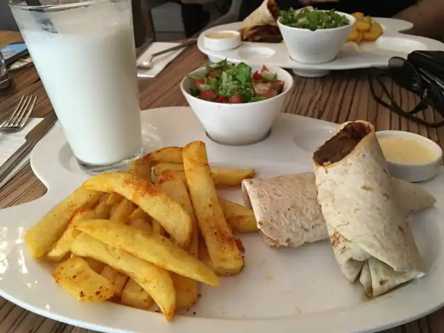 Le Brique Cafe Restaurant'nin yemek ve ambiyans fotoğrafları 2