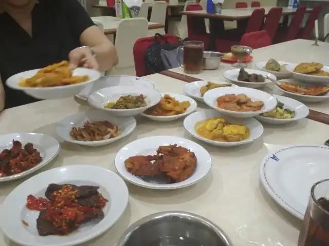 Gambar Makanan RM Padang SEDERHANA Pandanaran 3