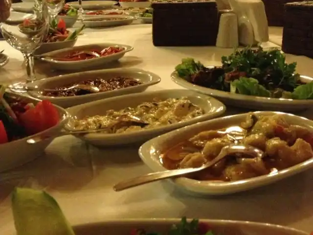 Akademi Restaurant'nin yemek ve ambiyans fotoğrafları 3