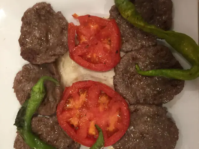 Meşhur Sivas Köfte Etli Ekmek'nin yemek ve ambiyans fotoğrafları 3