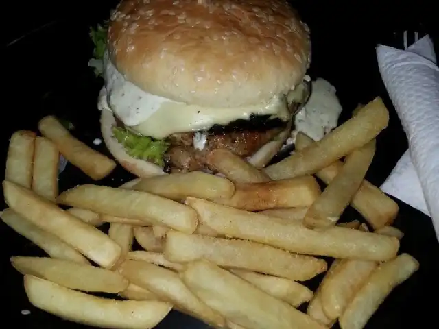 Burger Byte Food Photo 4