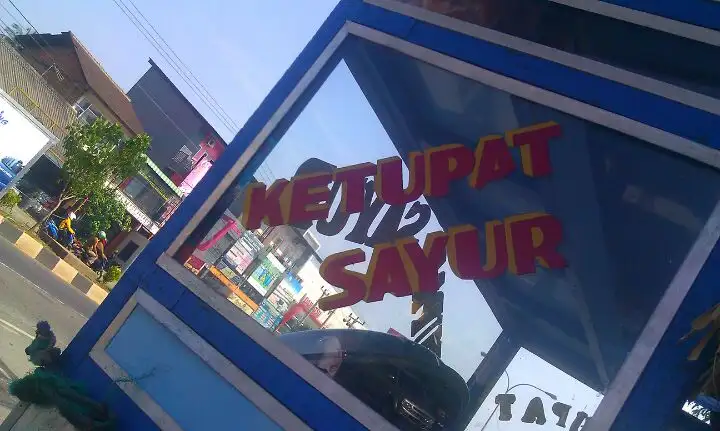 gerobak ketupat sayur pesona khayangan