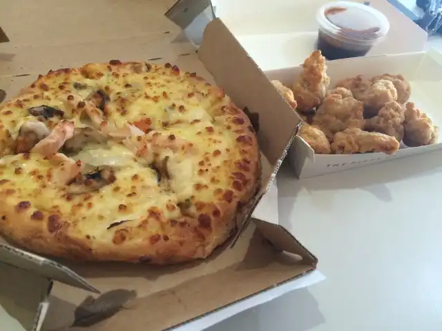 Domino's Pizza Food Photo 6