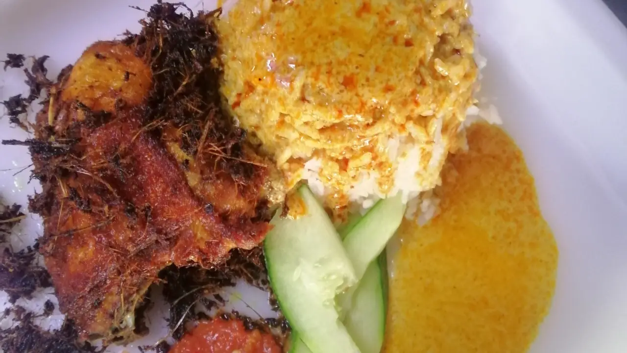 NASI KUKUS TEBUAN SESAT