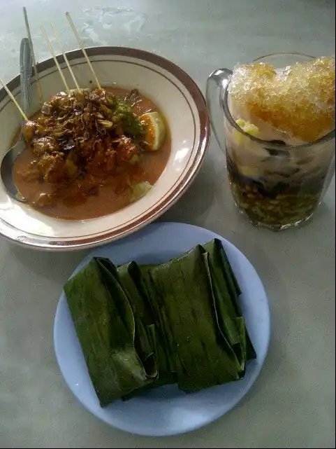 Gambar Makanan Es Kalimantan & Sate Kacang 10