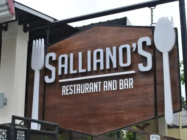 Salliano's Restaurant & Bar Food Photo 15