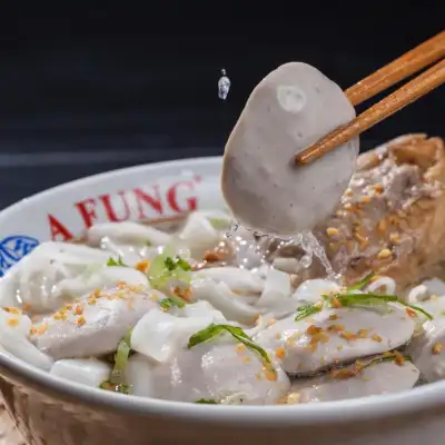 A Fung Baso Sapi Asli, Dapur Bersama Sawah Besar