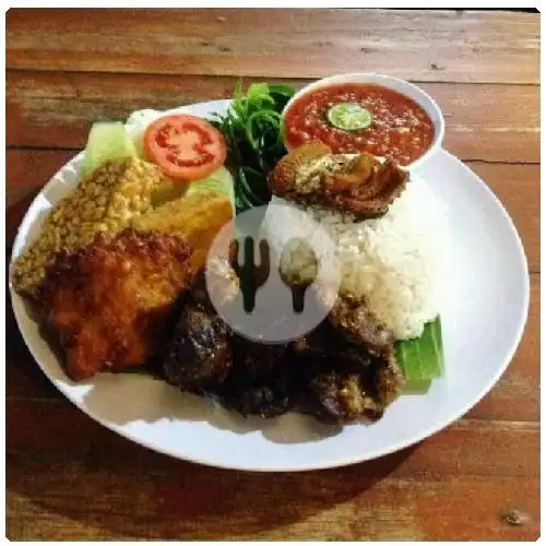 Gambar Makanan Nasi Tempong Mbak Nur, Tukad Badung 10