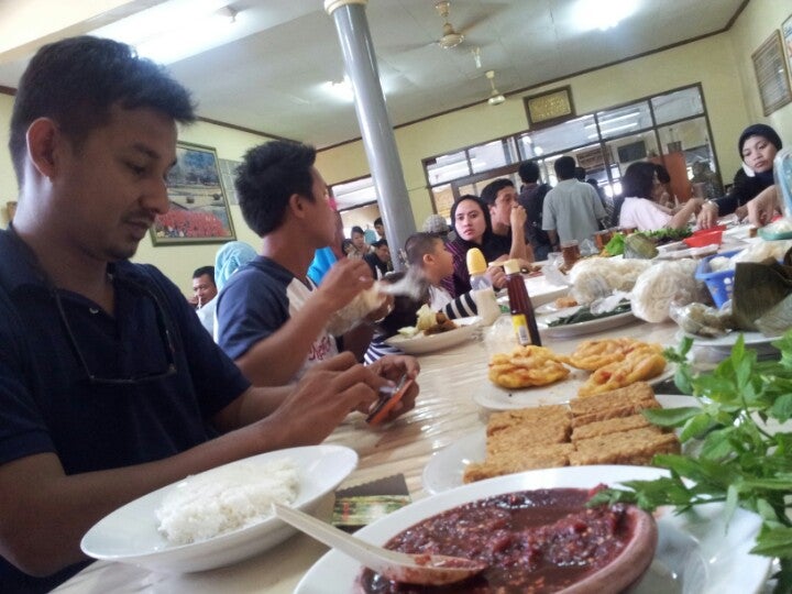 Warung Nasi Khas Sunda Asli Laksana Terdekat Restoran Dan Tempat