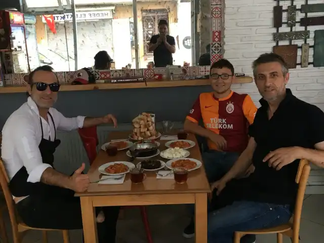 Tarihi Mis-El Köftecisi'nin yemek ve ambiyans fotoğrafları 6