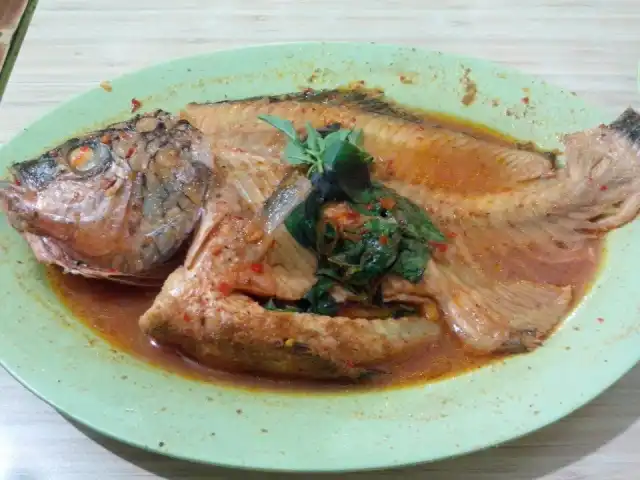 Gambar Makanan Gulai Kepala Ikan 'Mas Agus' 1