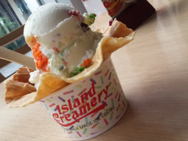 Gambar Makanan Island Creamery 7