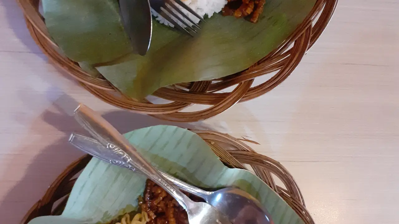 Nasi Jinggo Sumini