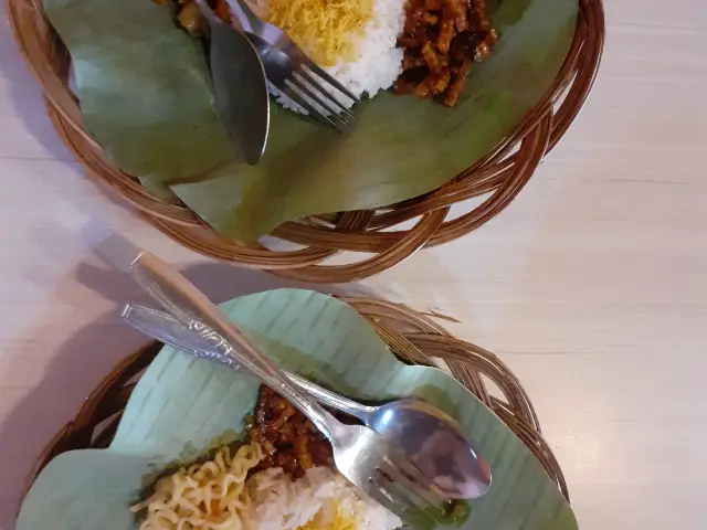 Gambar Makanan NasiJinggoSumini 1