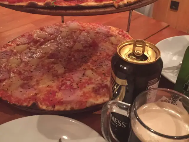 The Upper Crust Pizzeria'nin yemek ve ambiyans fotoğrafları 62