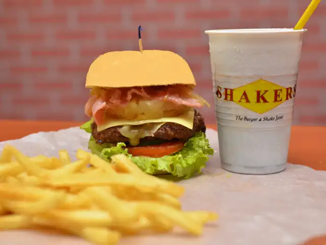 Shakers: The Burger & Shakes Joint Food Photo 5