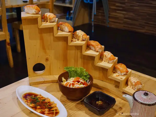 Gambar Makanan Sushi Taka 10