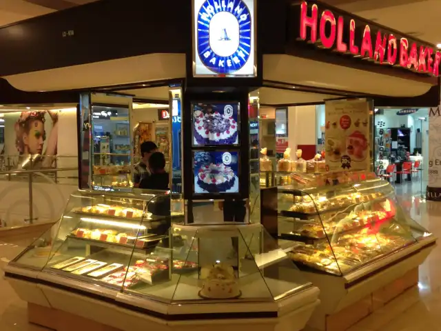 Gambar Makanan Holland Bakery 15