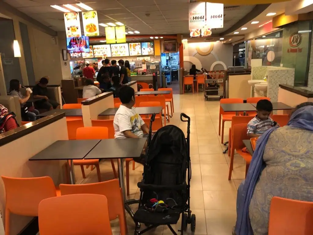 A&W Central Point Mal