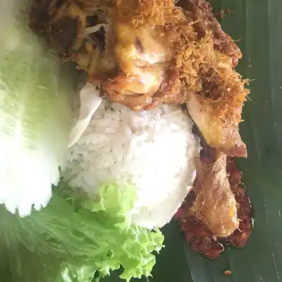 De Binjai Ayam Penyet