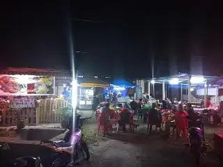 WARUNG RUMAH PUSAKA (Char Kuey Teow & Nasi Ayam Penyet)