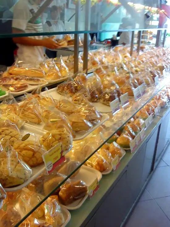 Gambar Makanan French Bakery and Indo Cafe 18