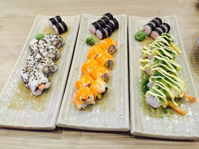Dimsum vs. Sushi Food Photo 6