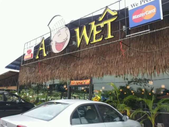 A Wet Thai Restaurant Food Photo 2