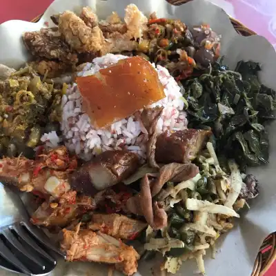 Warung Babi Guling Ibu Ayu Komang