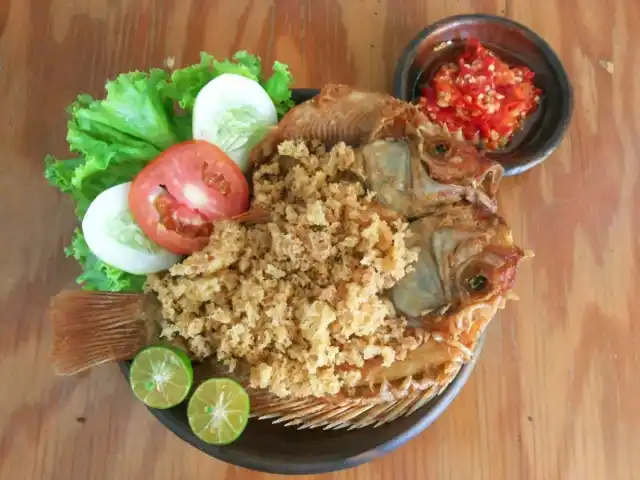 Gambar Makanan Ayam Tulang Lunak Keratonan 9