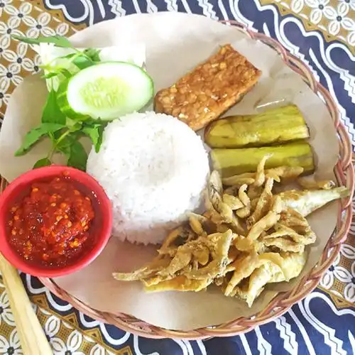 Gambar Makanan Nasi Campur dan Ayam Goreng "Pak Djo", Gubeng 3
