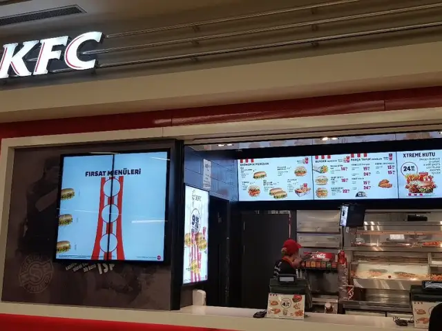 KFC'nin yemek ve ambiyans fotoğrafları 23