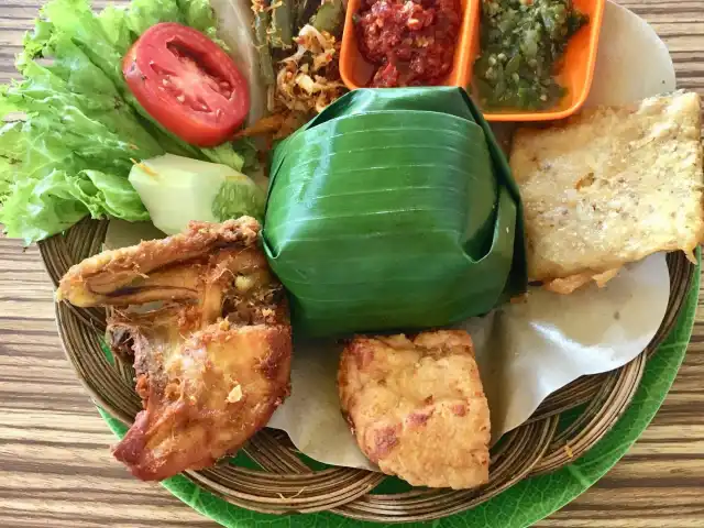 Gambar Makanan Soerabi Bandung Enhaii & Batagor Ihsan Rawamangun 8