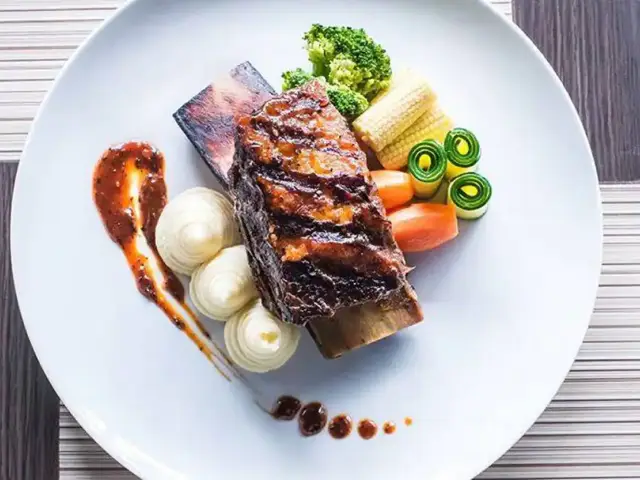 Gambar Makanan Katulampa Lounge & Bar - Aston Bogor Hotel & Resort 4