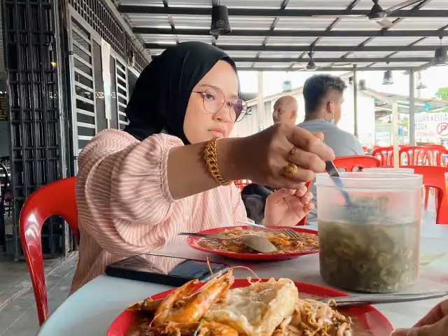 Sungai Dua Char Koay Teow (Telur Ayam Di Basuh) Food Photo 9