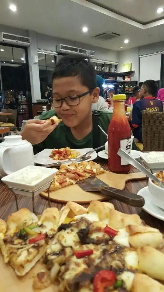 Gambar Makanan Pizza Hut - Banjarbaru 14