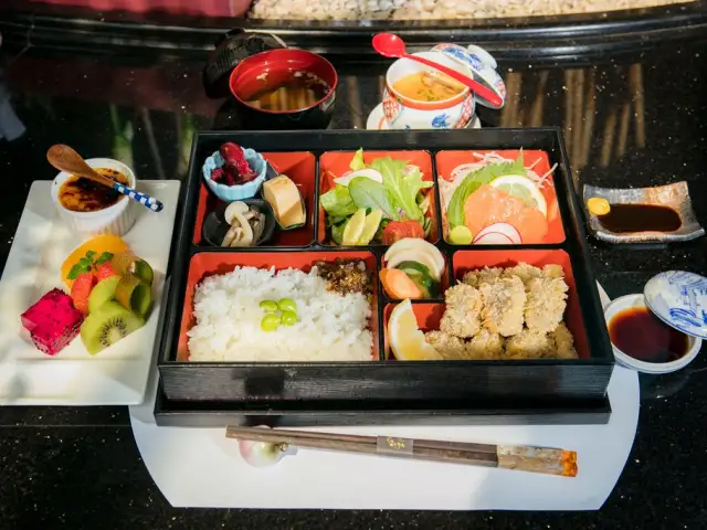 Gambar Makanan ISEYA Sukiyaki Robatayaki Japanese Restaurant 14