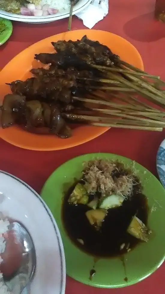 Gambar Makanan Sate Babi krekot 13