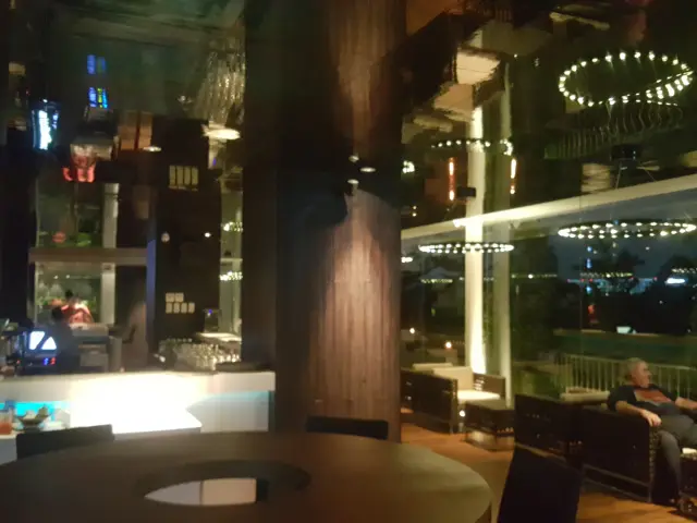 Gambar Makanan Montezuma Rooftop Lounge - FM7 Resort Hotel 19