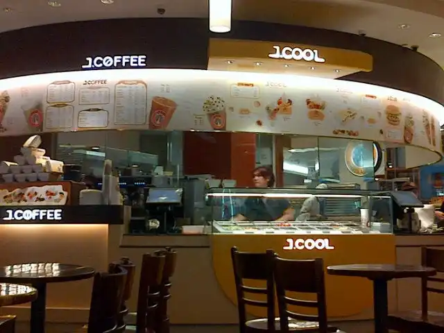 J.CO Donuts & Coffee