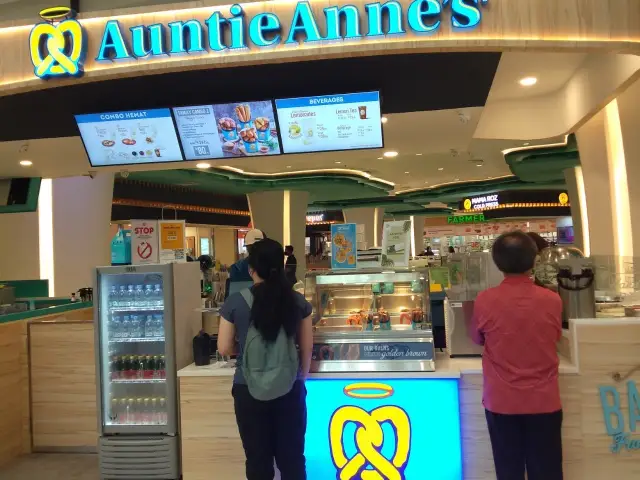 Gambar Makanan Auntie Anne's 8