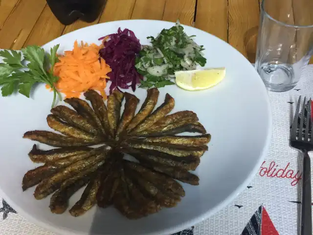 Yeniköy Balık Evi'nin yemek ve ambiyans fotoğrafları 17